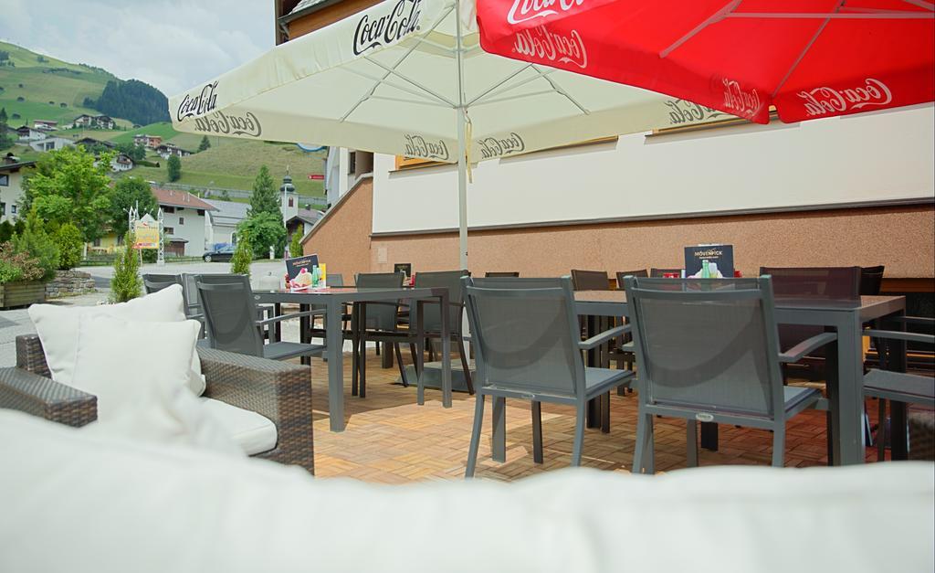 Aparthotel Dorfplatzl Garni Tux Ngoại thất bức ảnh
