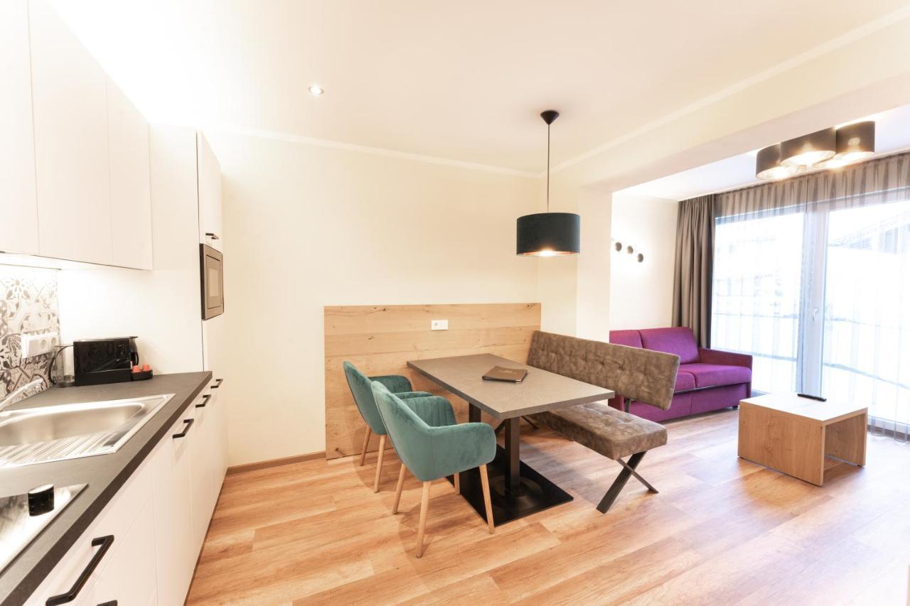 Aparthotel Dorfplatzl Garni Tux Ngoại thất bức ảnh