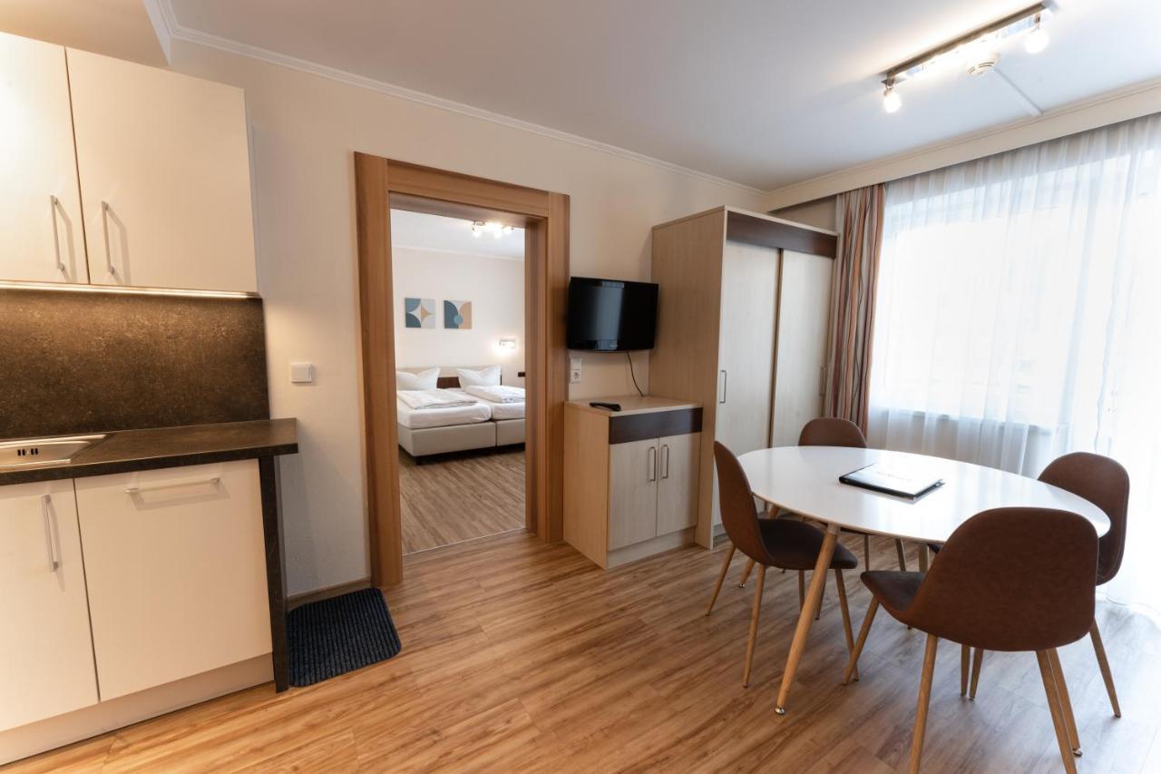 Aparthotel Dorfplatzl Garni Tux Ngoại thất bức ảnh