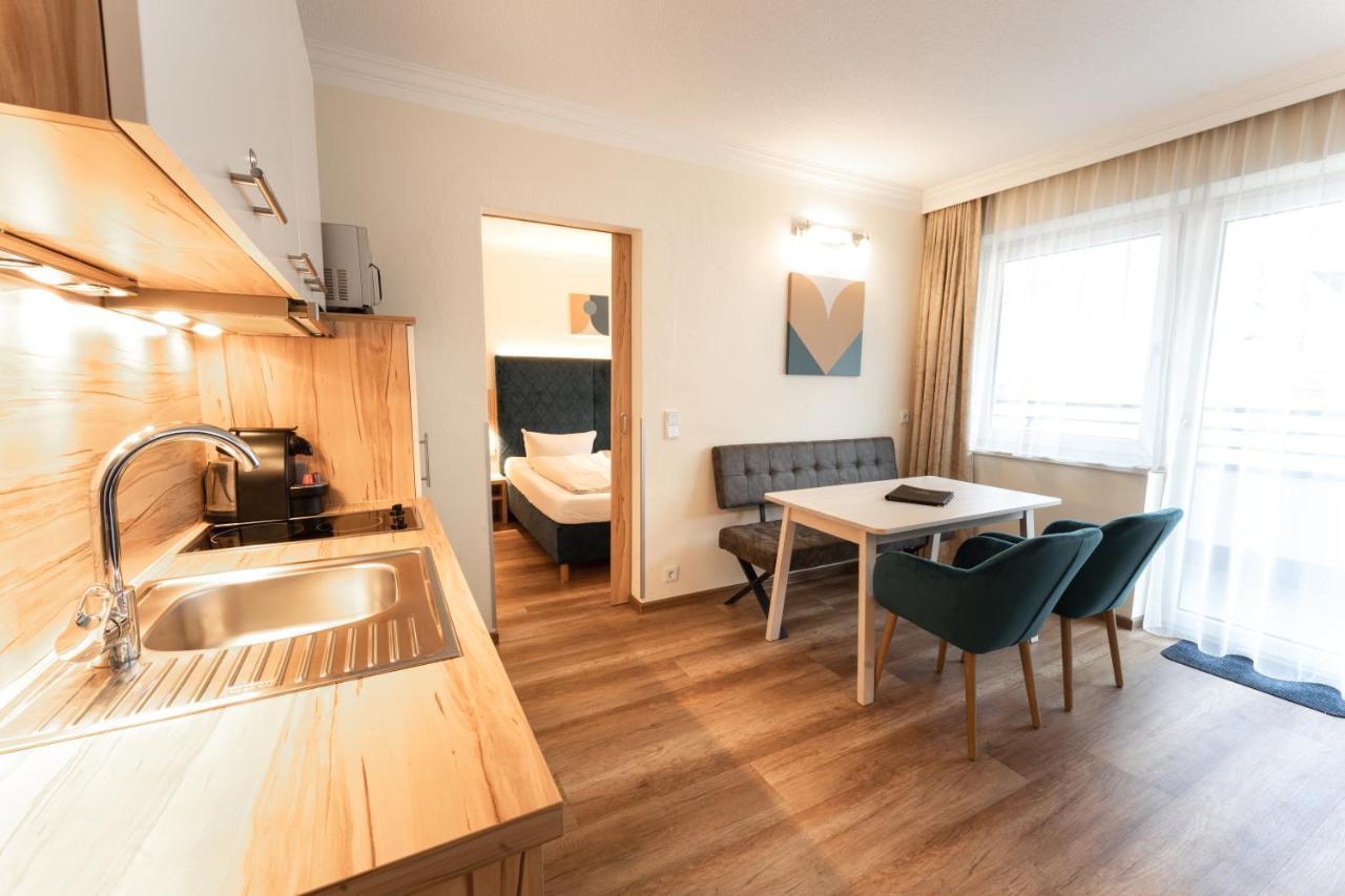 Aparthotel Dorfplatzl Garni Tux Ngoại thất bức ảnh