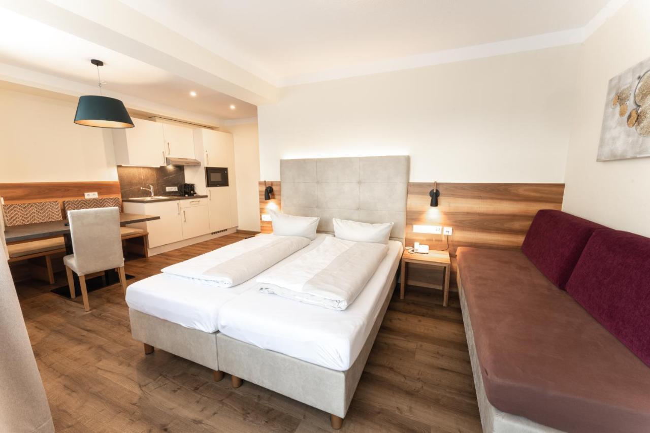Aparthotel Dorfplatzl Garni Tux Ngoại thất bức ảnh