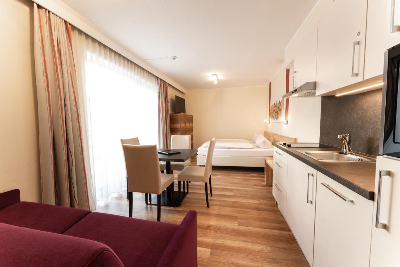 Aparthotel Dorfplatzl Garni Tux Ngoại thất bức ảnh