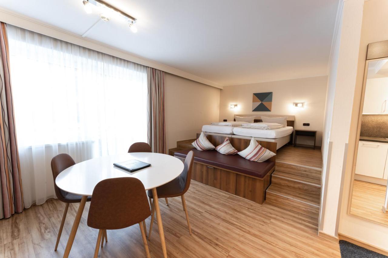 Aparthotel Dorfplatzl Garni Tux Ngoại thất bức ảnh