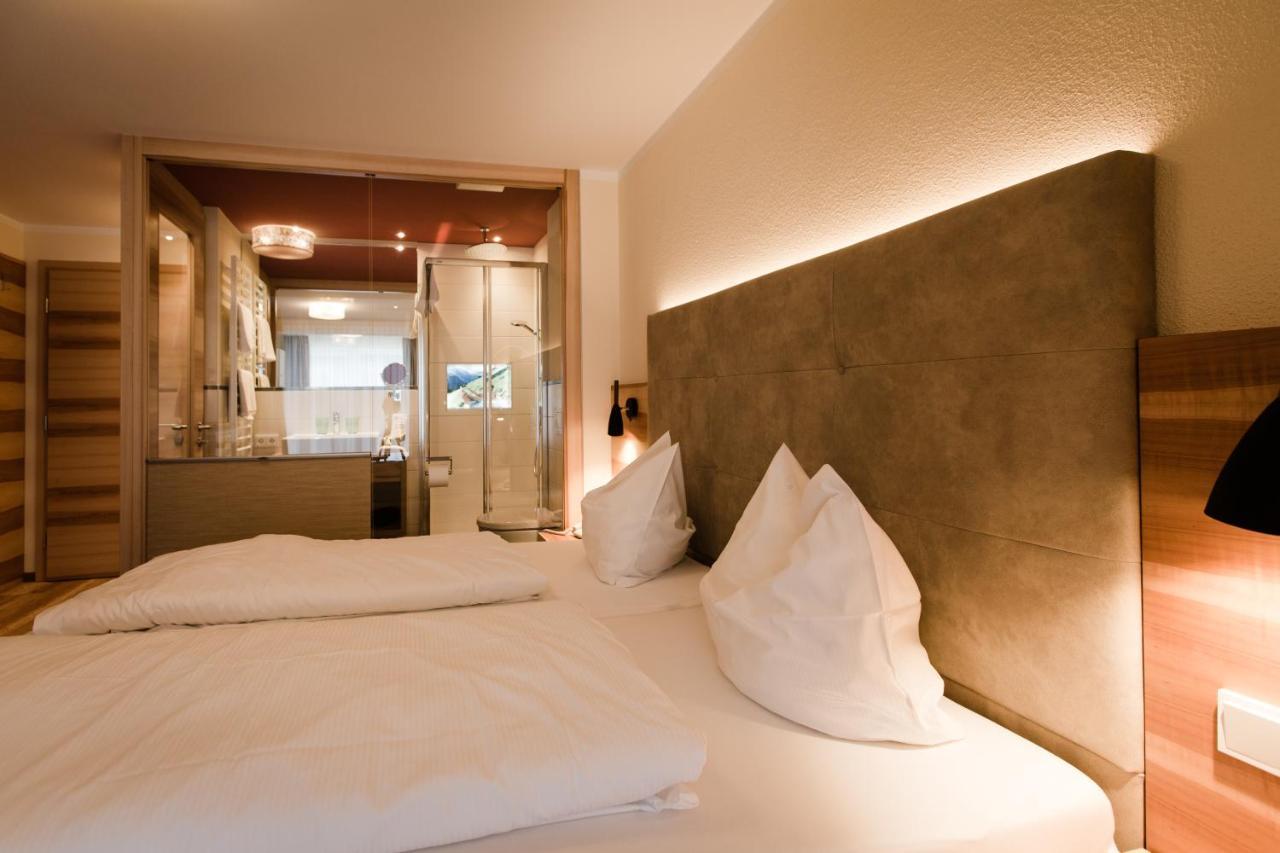 Aparthotel Dorfplatzl Garni Tux Ngoại thất bức ảnh
