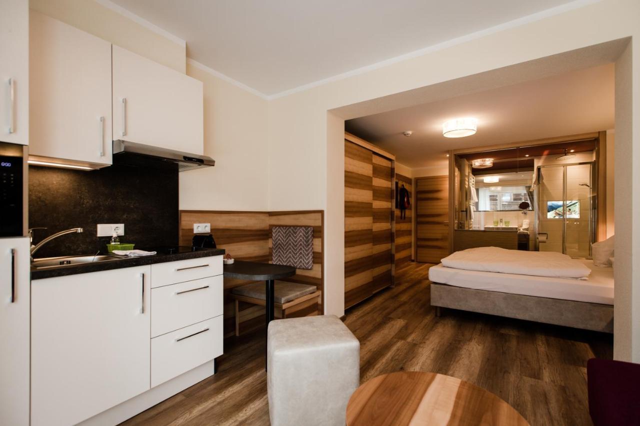 Aparthotel Dorfplatzl Garni Tux Ngoại thất bức ảnh
