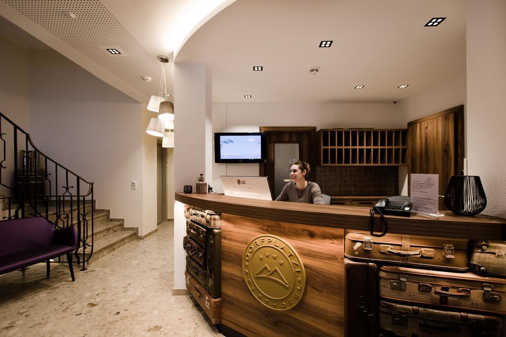 Aparthotel Dorfplatzl Garni Tux Ngoại thất bức ảnh