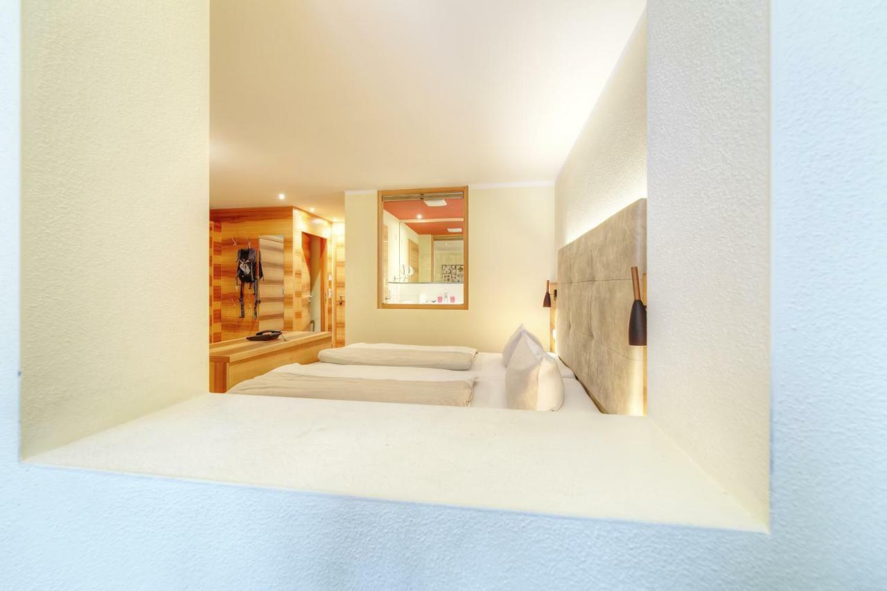 Aparthotel Dorfplatzl Garni Tux Ngoại thất bức ảnh